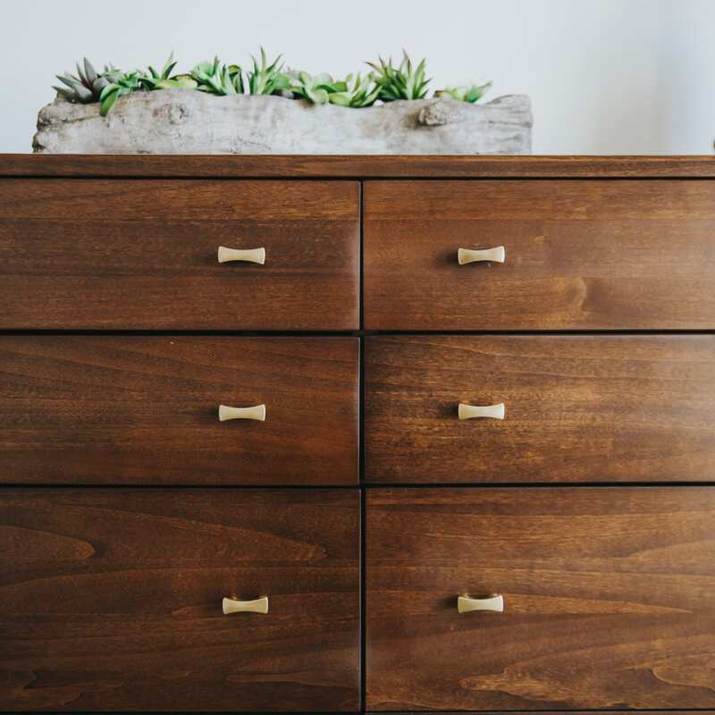 Wondering how to move your dresser safely? No problem. We’ve got five easy tips for you.